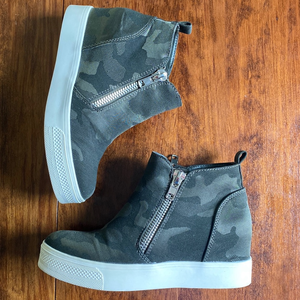 Steve Madden Camouflage Wedgie Sneaker - 7